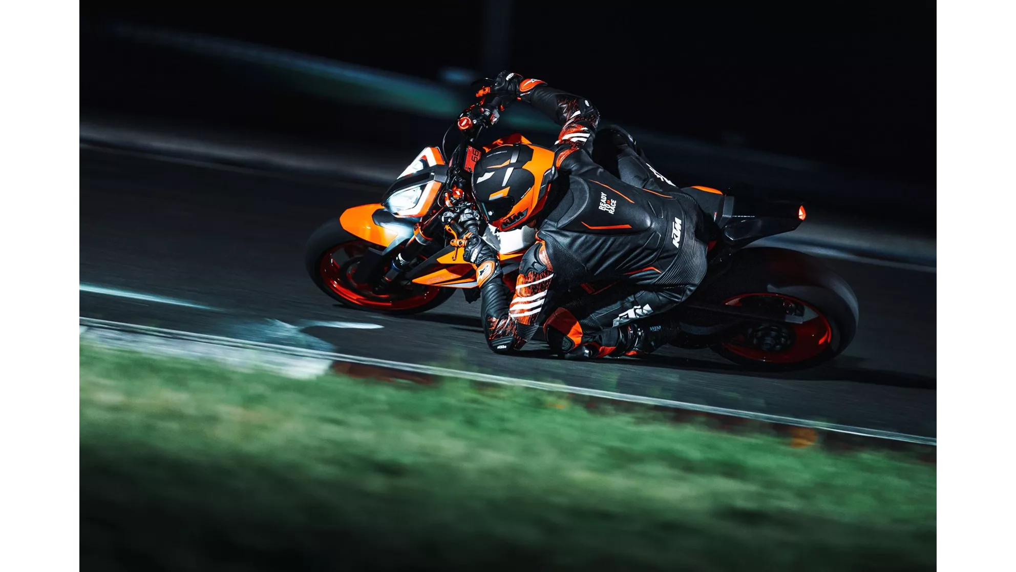 KTM 1290 Super Duke R EVO - Image 19 KTM 1290 Super Duke R EVO - Image 19
