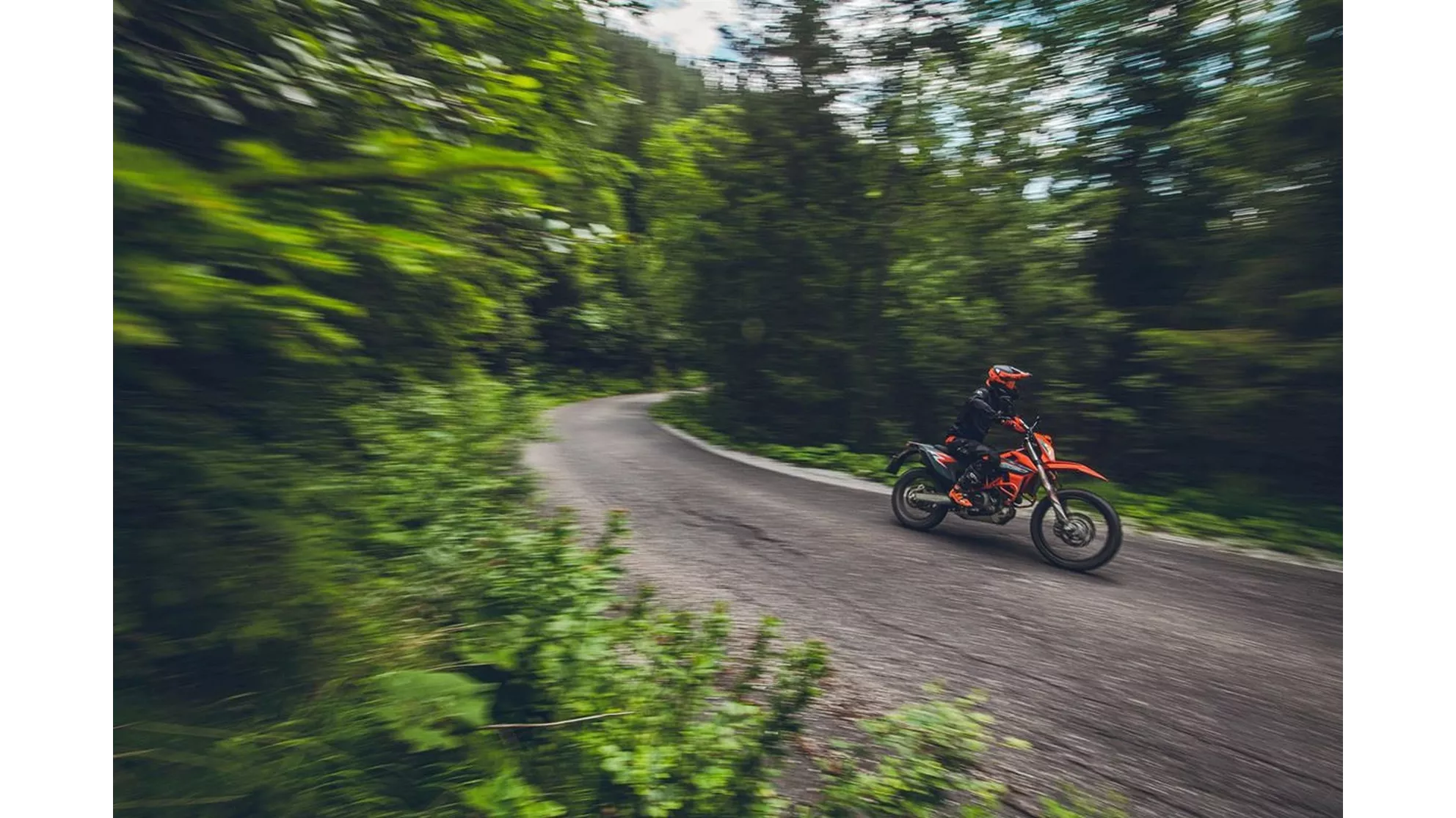 KTM 690 Enduro R - Image 3 KTM 690 Enduro R - Image 3