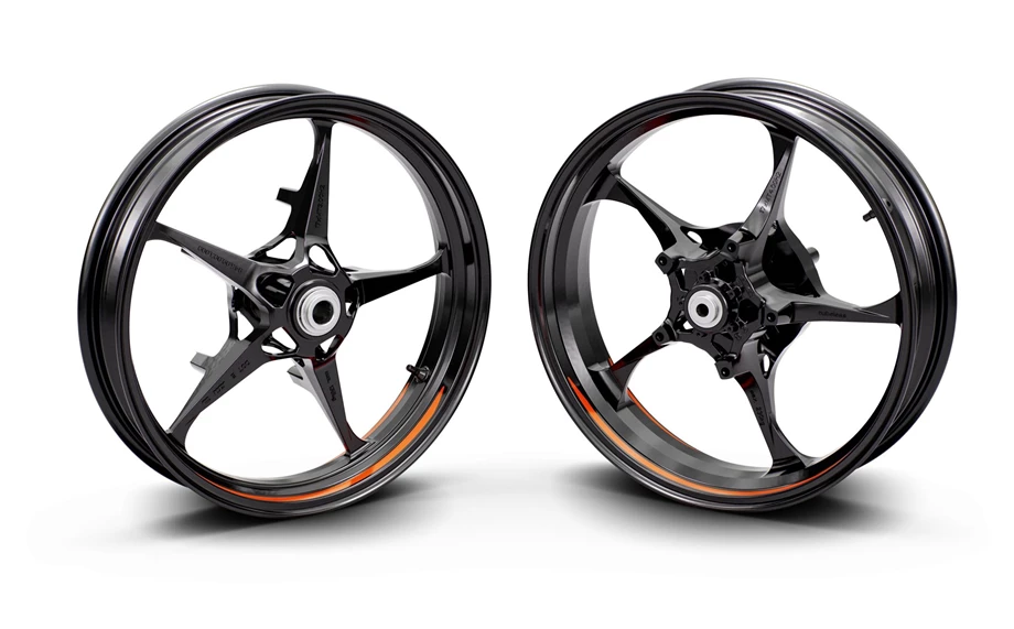 KTM RC 390 Bild 9: KTM RC 390