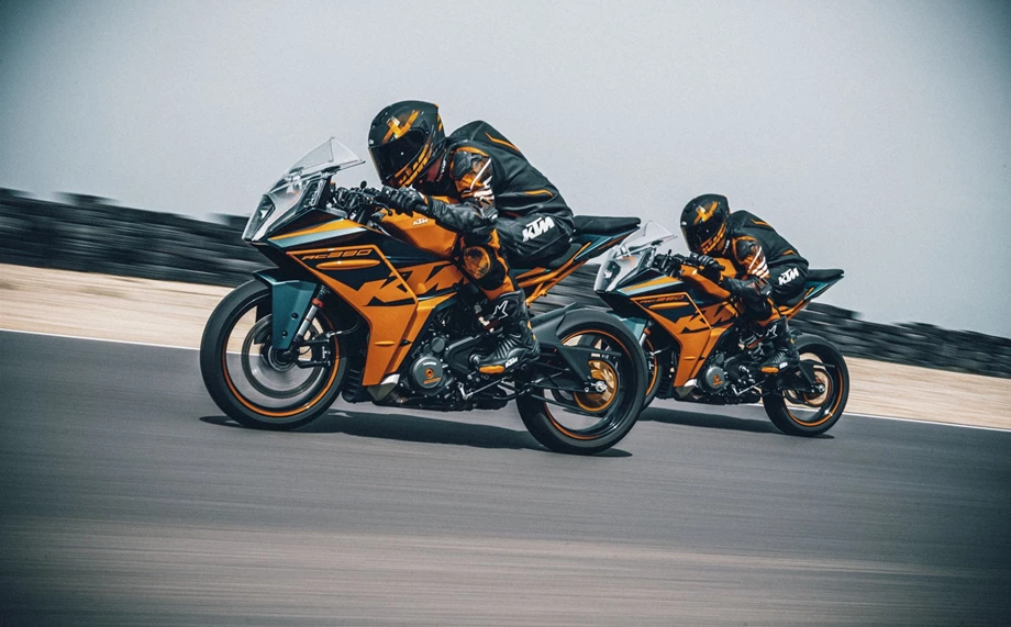 KTM RC 390 Bild 3: KTM RC 390