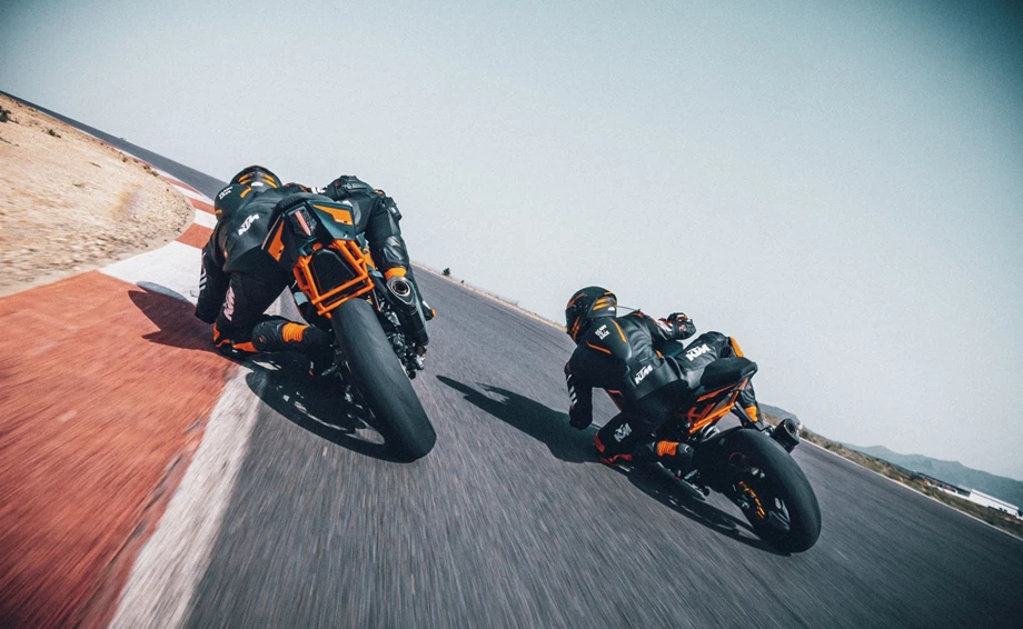 KTM RC 390 Bild 4: KTM RC 390