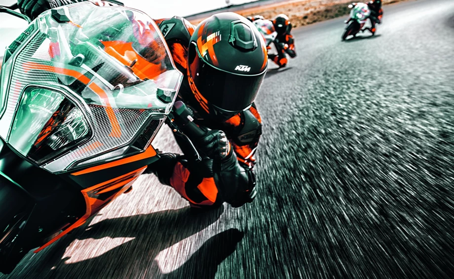 KTM RC 390 Bild 13: KTM RC 390