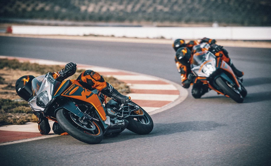 KTM RC 390 Bild 16: KTM RC 390