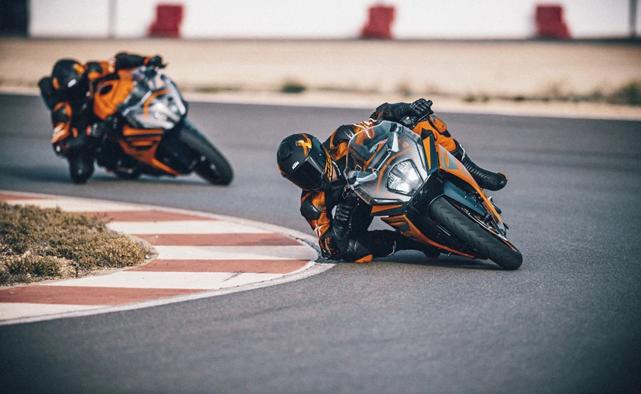 KTM RC 390 Bild 17: KTM RC 390