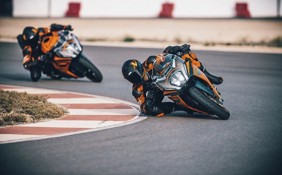 KTM RC 390 Bild 17: KTM RC 390