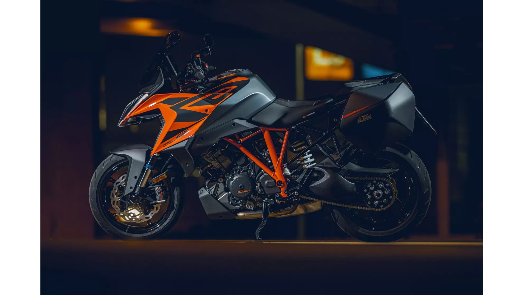 KTM 1290 Super Duke GT - Image 2 KTM 1290 Super Duke GT - Image 2