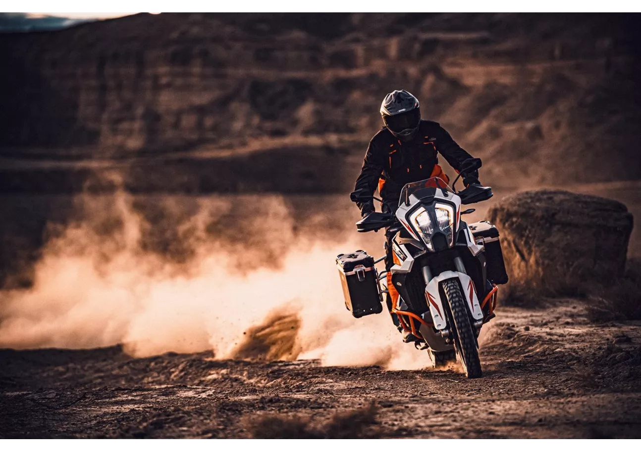 KTM 1290 Super Adventure R 2022 Vs Yamaha Tenere 700 Rally Edition 2020 ktm-1290-super-adventure-r-2022-vs-yamaha-tenere-700-rally-edition-2020