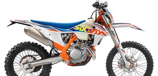 KTM 450 Rally Factory Replica 2022 vs KTM 450 EXC-F Sixdays 2022