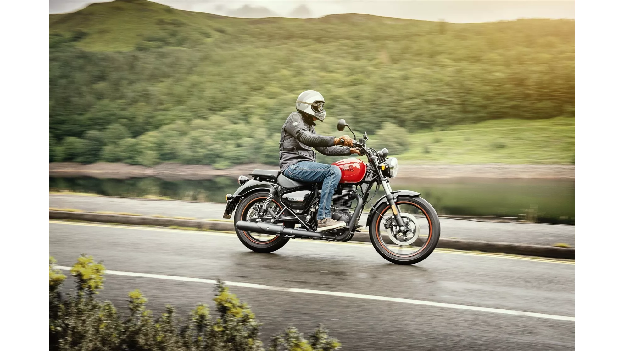 Royal Enfield Meteor 350 Fireball - Image 2 Royal Enfield Meteor 350 Fireball - Image 2