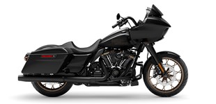Harley-Davidson CVO Road Glide ST FLTRXSTSE 2024 vs Harley-Davidson Touring Road Glide ST 2022