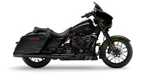 Harley-Davidson CVO Street Glide FLHXSE 2022 vs Indian Chieftain Dark Horse 2023
