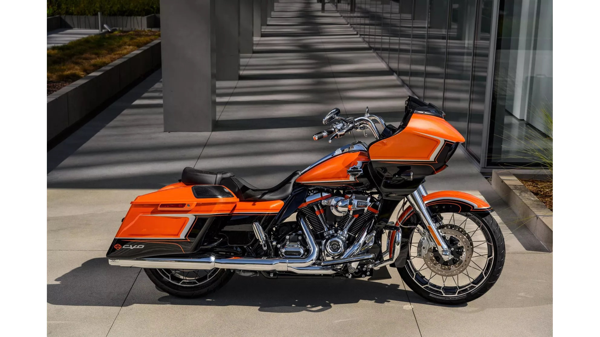 Harley-Davidson CVO Road Glide FLTRXSE - Image 3 Harley-Davidson CVO Road Glide FLTRXSE - Image 3