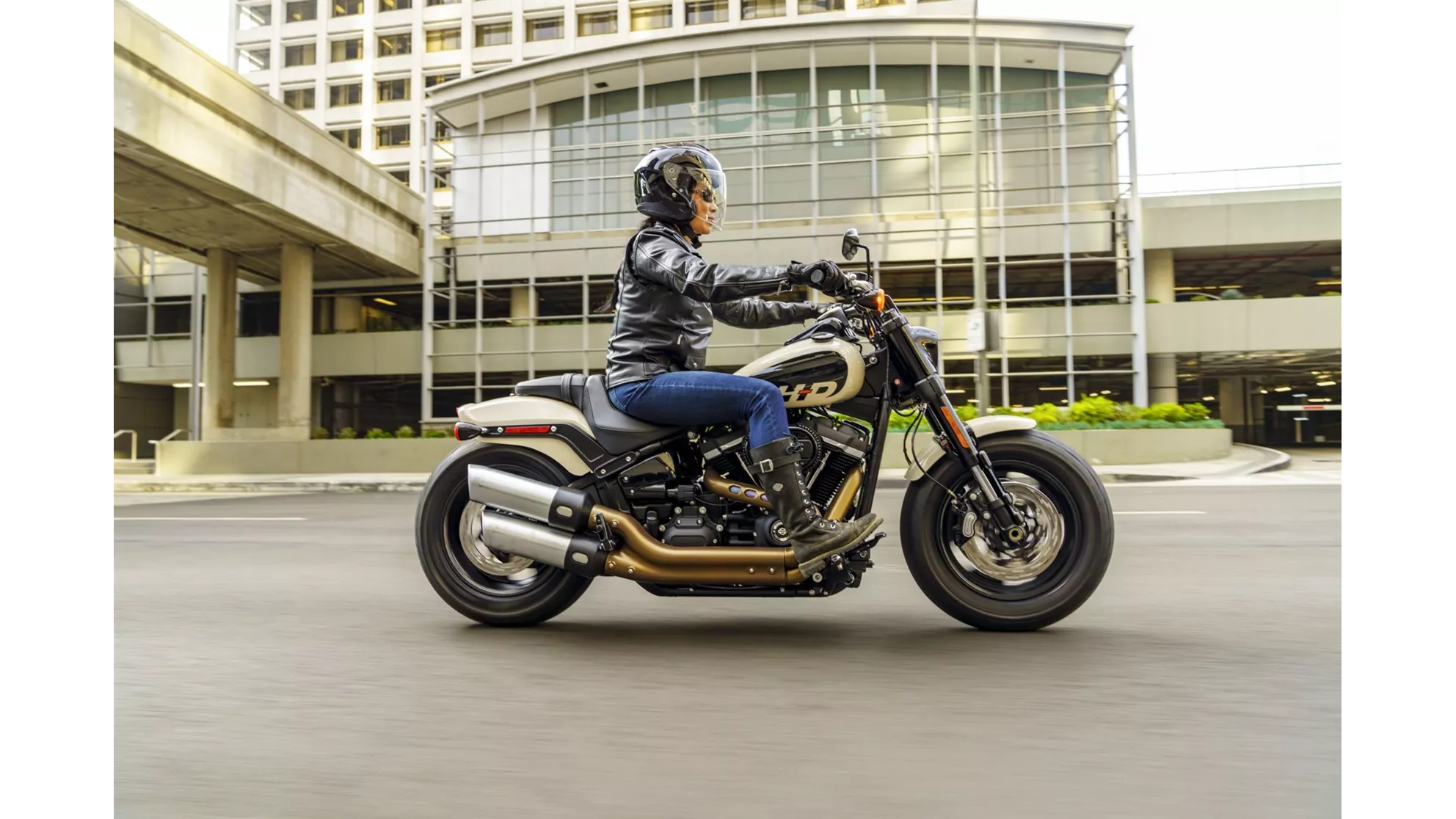 Harley-Davidson Softail Fat Bob 114 FXFBS - Image 1 Harley-Davidson Softail Fat Bob 114 FXFBS - Image 1