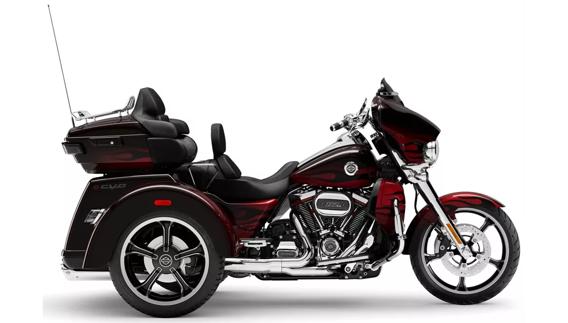 Harley-Davidson CVO Tri Glide FLHTCUTGSE 2022