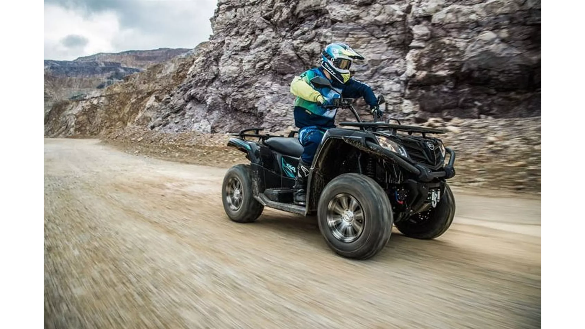 CFMOTO CForce 450 EFI 4x4 L DLX - Image 1 CFMOTO CForce 450 EFI 4x4 L DLX - Image 1