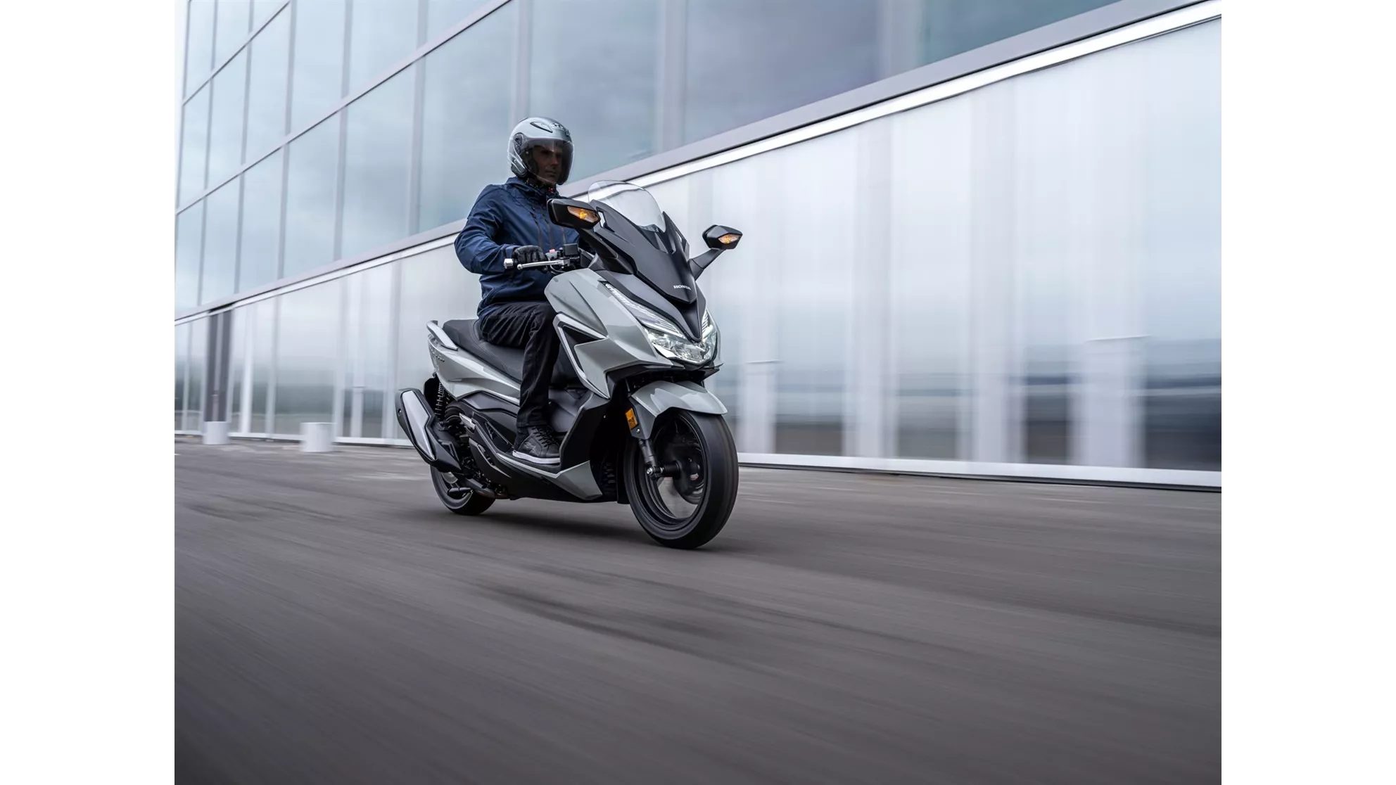 Honda Forza 350 - Image 11 Honda Forza 350 - Image 11