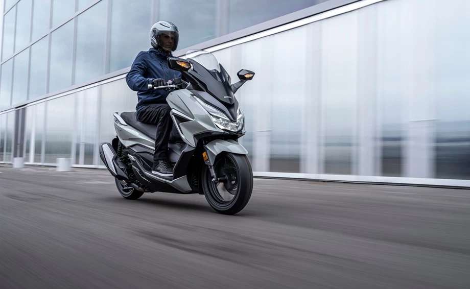 Honda Forza 350 Bild 12: Honda Forza 350