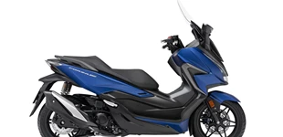 Honda CBR600RR 2007 vs Honda Forza 350 2022 Honda CBR600RR 2007 vs Honda Forza 350 2022
