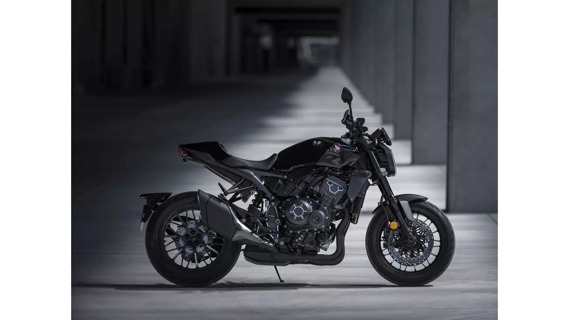 Honda CB1000R Black Edition - Image 2 Honda CB1000R Black Edition - Image 2