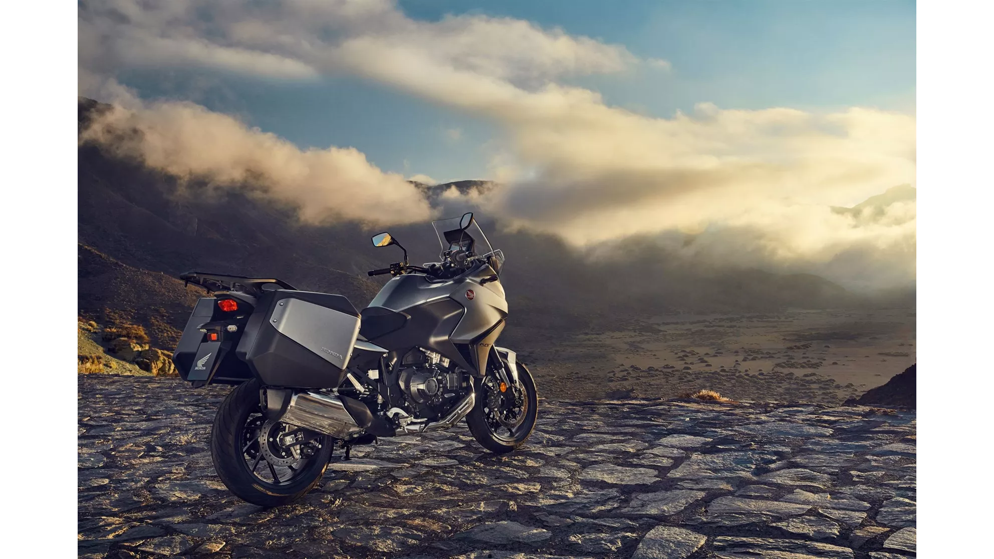 Honda NT1100 - Image 15 Honda NT1100 - Image 15