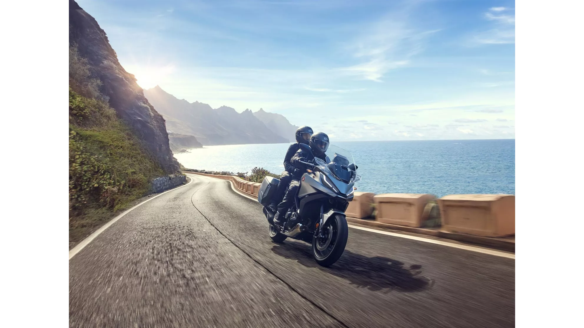 Honda NT1100 - Image 16 Honda NT1100 - Image 16