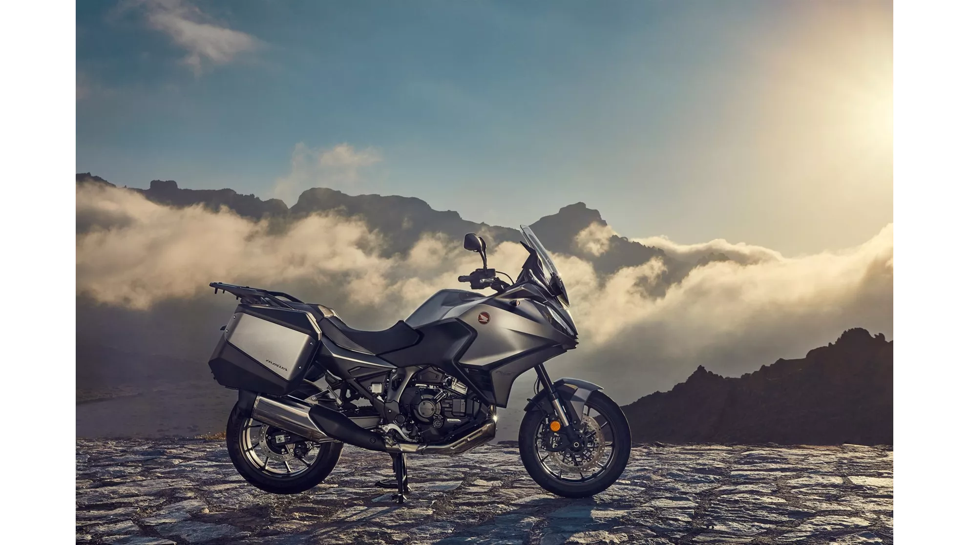 Honda NT1100 - Image 17 Honda NT1100 - Image 17