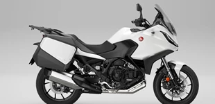 Honda NT1100 DCT 2022 vs Honda CRF1100L Africa Twin Adventure Sports DCT 2024 Honda NT1100 DCT 2022 vs Honda CRF1100L Africa Twin Adventure Sports DCT 2024