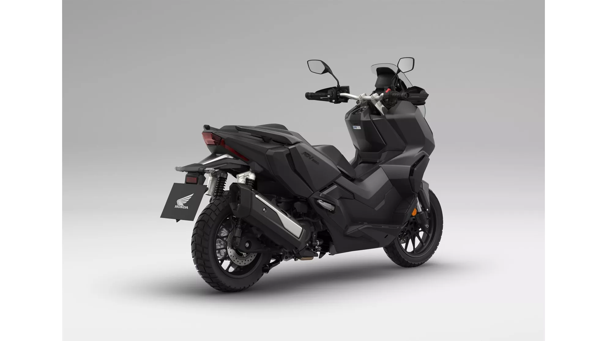 Honda ADV350 - Image 2 Honda ADV350 - Image 2