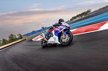 Honda Fireblade 30th Anniversary 2022 - Bild 5 Honda Fireblade 30th Anniversary 2022 - Bild 5