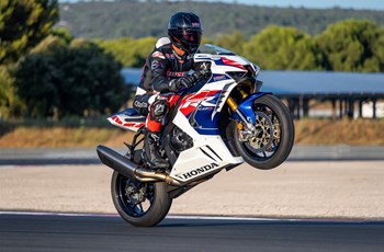 Honda Fireblade 30th Anniversary 2022 - Bild 3 Honda Fireblade 30th Anniversary 2022 - Bild 3
