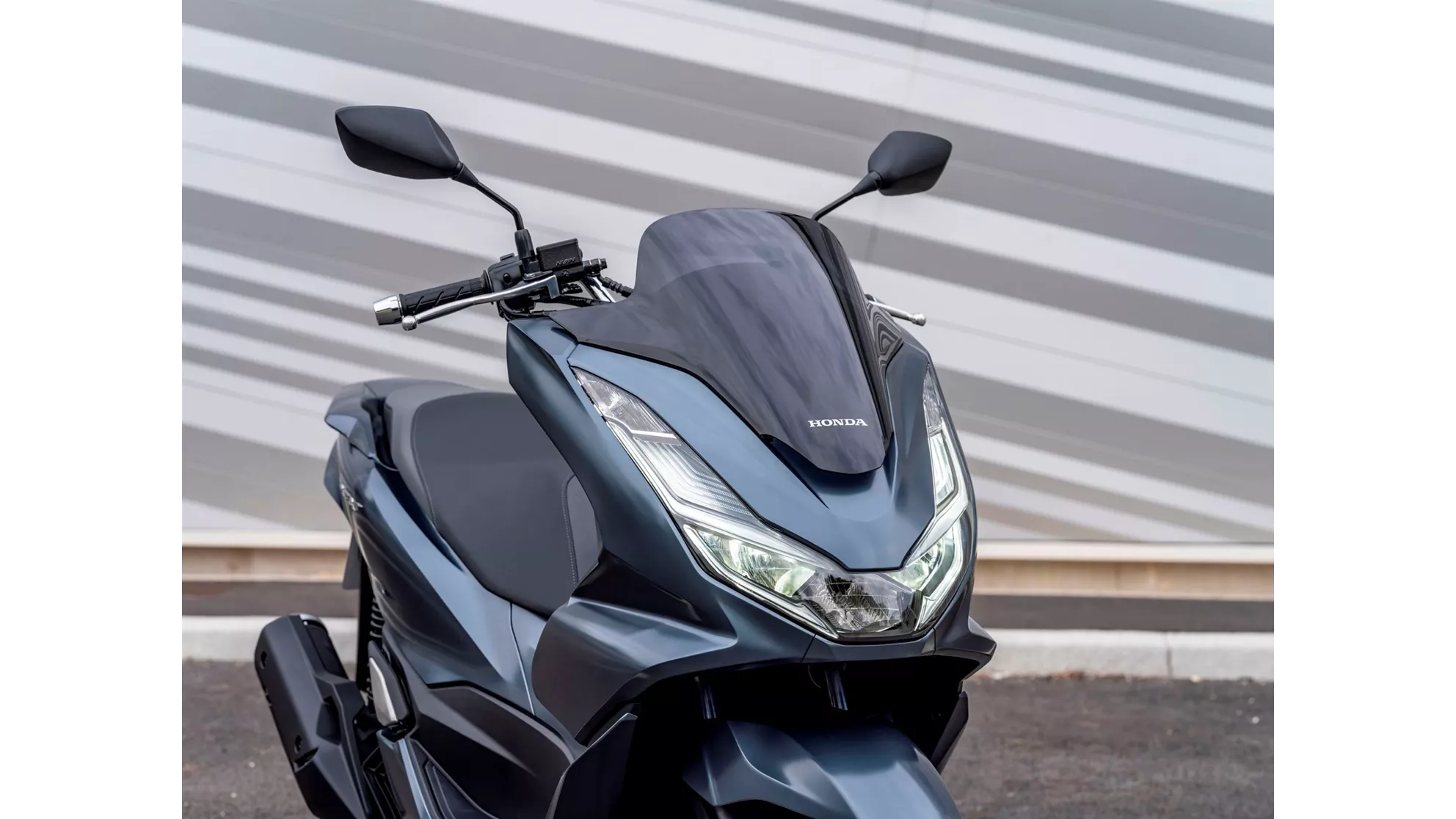 Honda PCX125 - Image 8 Honda PCX125 - Image 8