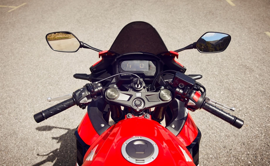 Honda CBR500R Bild 12: Honda CBR500R