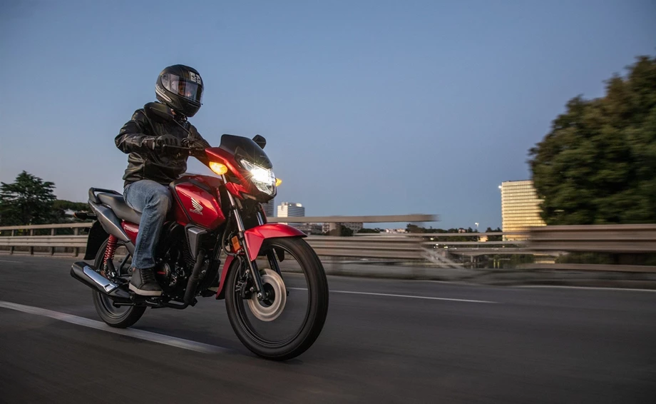 Honda CB125F Bild 8: Honda CB125F