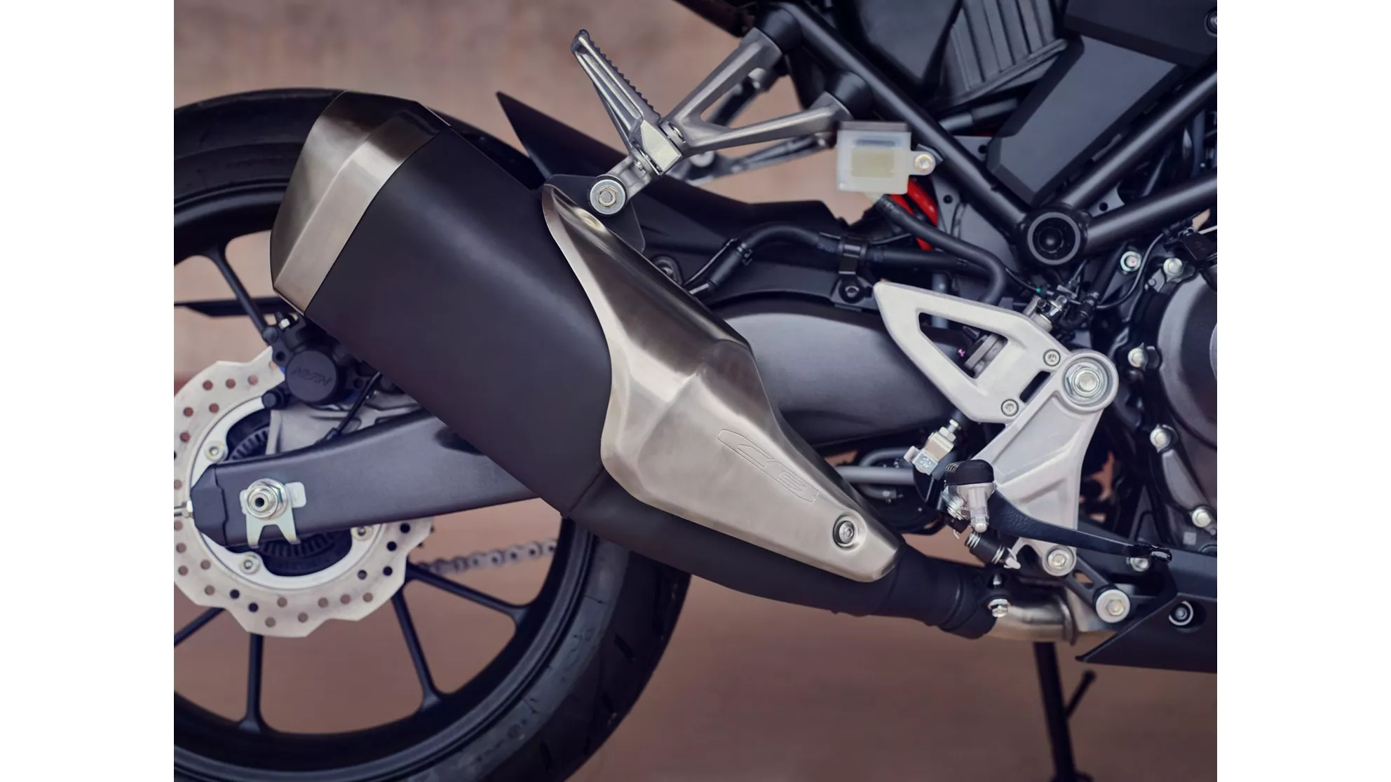 Honda CB300R - Image 12 Honda CB300R - Image 12