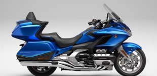 Honda NT1100 DCT 2025 vs Honda GL 1800 Goldwing Tour 2022