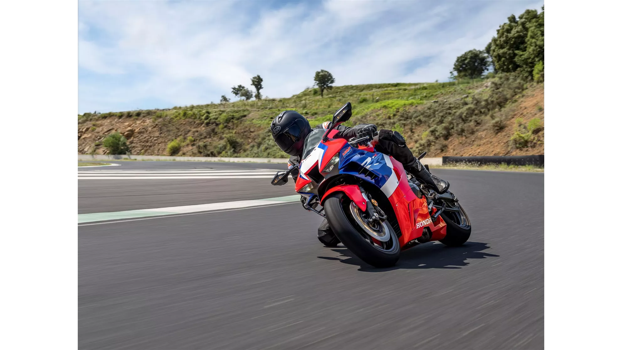 Honda CBR1000RR-R Fireblade - Image 1 Honda CBR1000RR-R Fireblade - Image 1