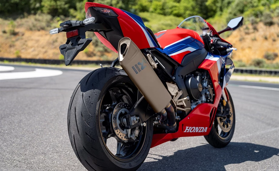 Honda CBR1000RR-R Fireblade Bild 7: Honda CBR1000RR-R Fireblade