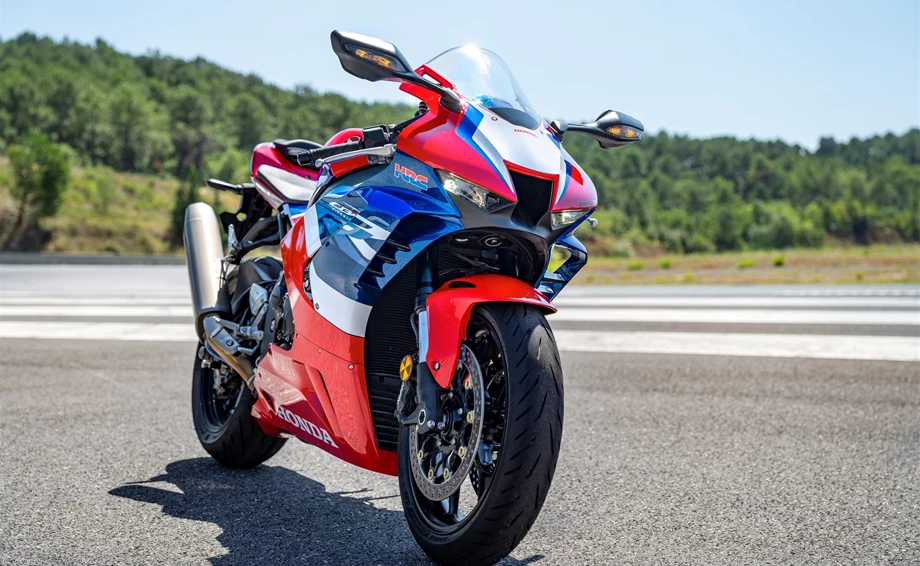 Honda CBR1000RR-R Fireblade Bild 8: Honda CBR1000RR-R Fireblade