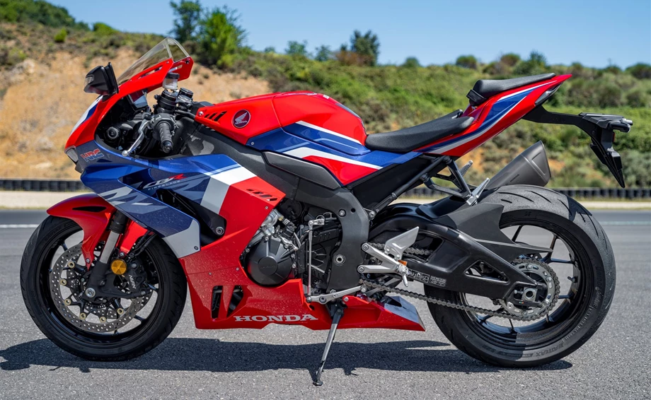 Honda CBR1000RR-R Fireblade Bild 9: Honda CBR1000RR-R Fireblade