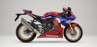 Honda CBR1000RR-R Fireblade SP 2022 vs BMW M 1000 RR 2025