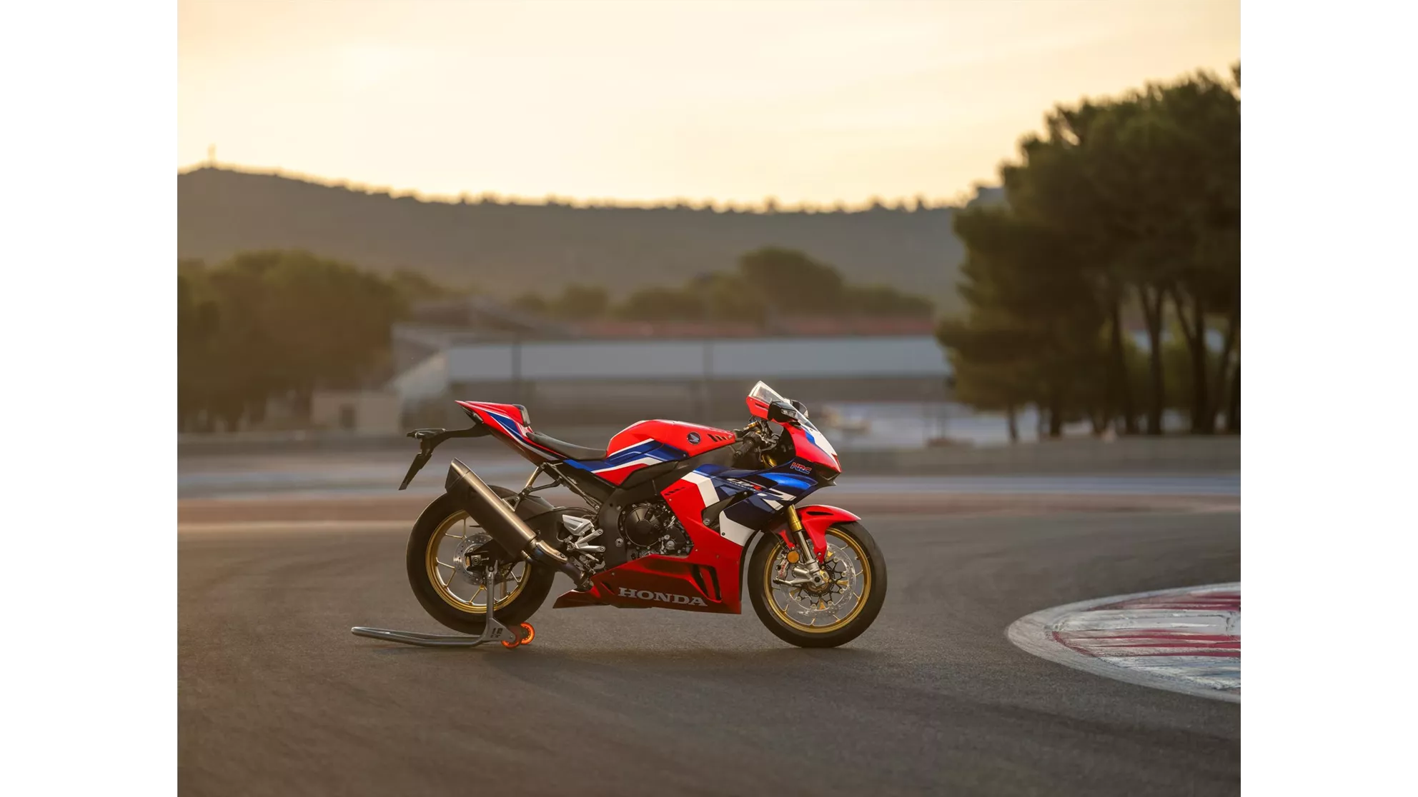 Honda CBR1000RR-R Fireblade SP - Image 9 Honda CBR1000RR-R Fireblade SP - Image 9