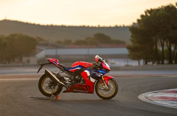 Honda CBR1000RR-R Fireblade SP 2022 - Bild 12 Honda CBR1000RR-R Fireblade SP 2022 - Bild 12