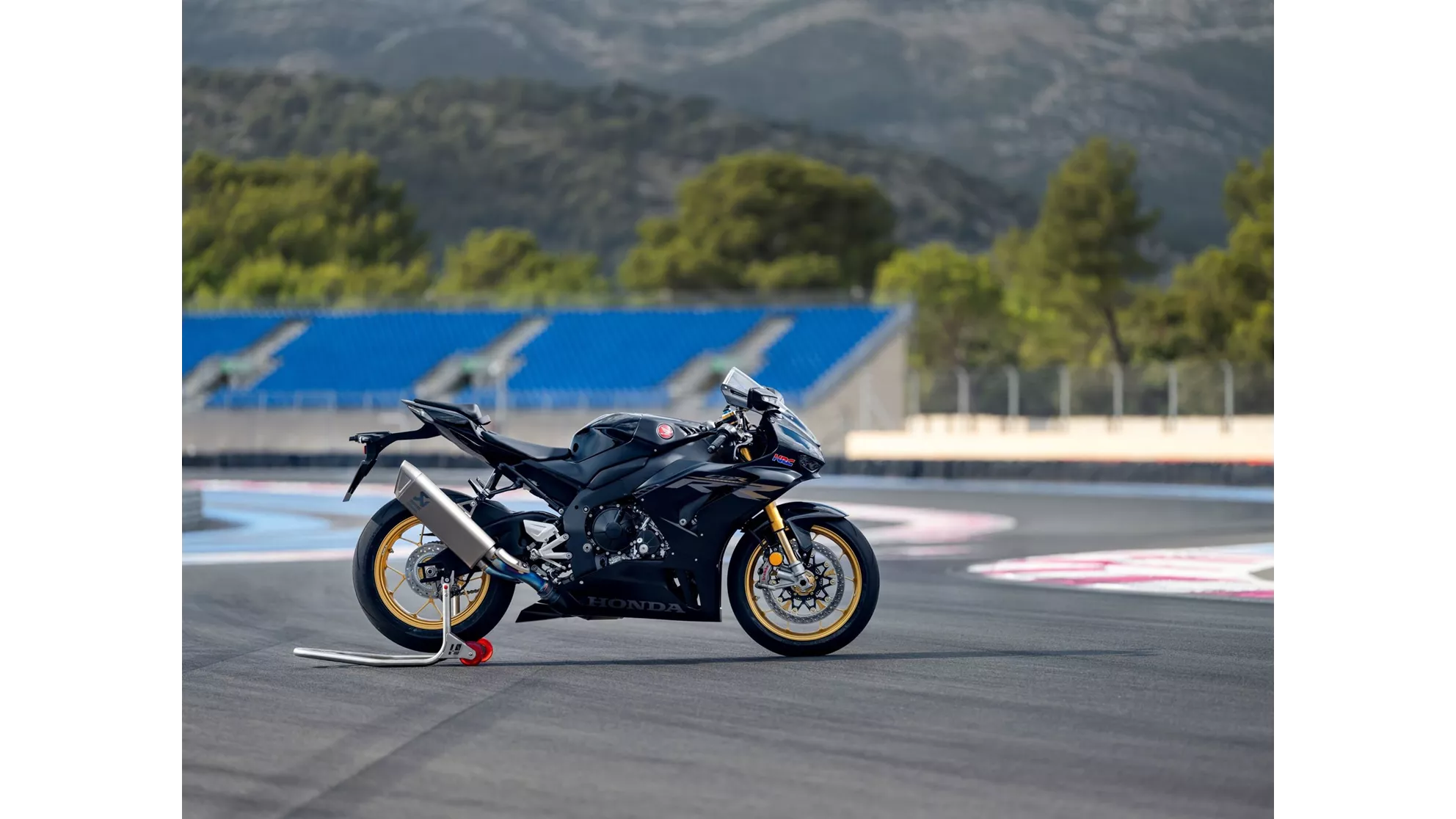 Honda CBR1000RR-R Fireblade SP - Image 13 Honda CBR1000RR-R Fireblade SP - Image 13