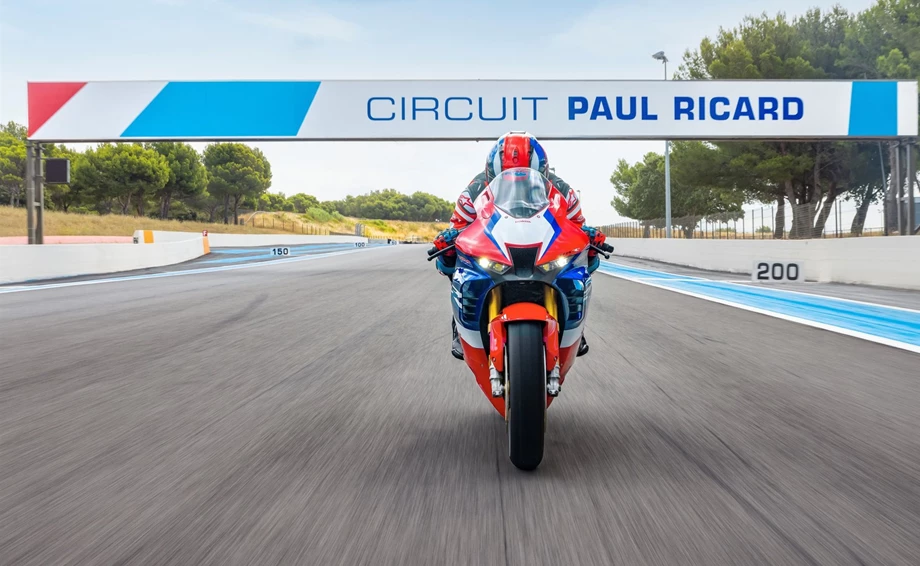 Honda CBR1000RR-R Fireblade SP Bild 18: Honda CBR1000RR-R Fireblade SP