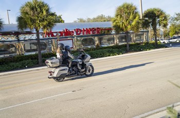 Indian Pursuit Dark Horse 2022 - Bild 4