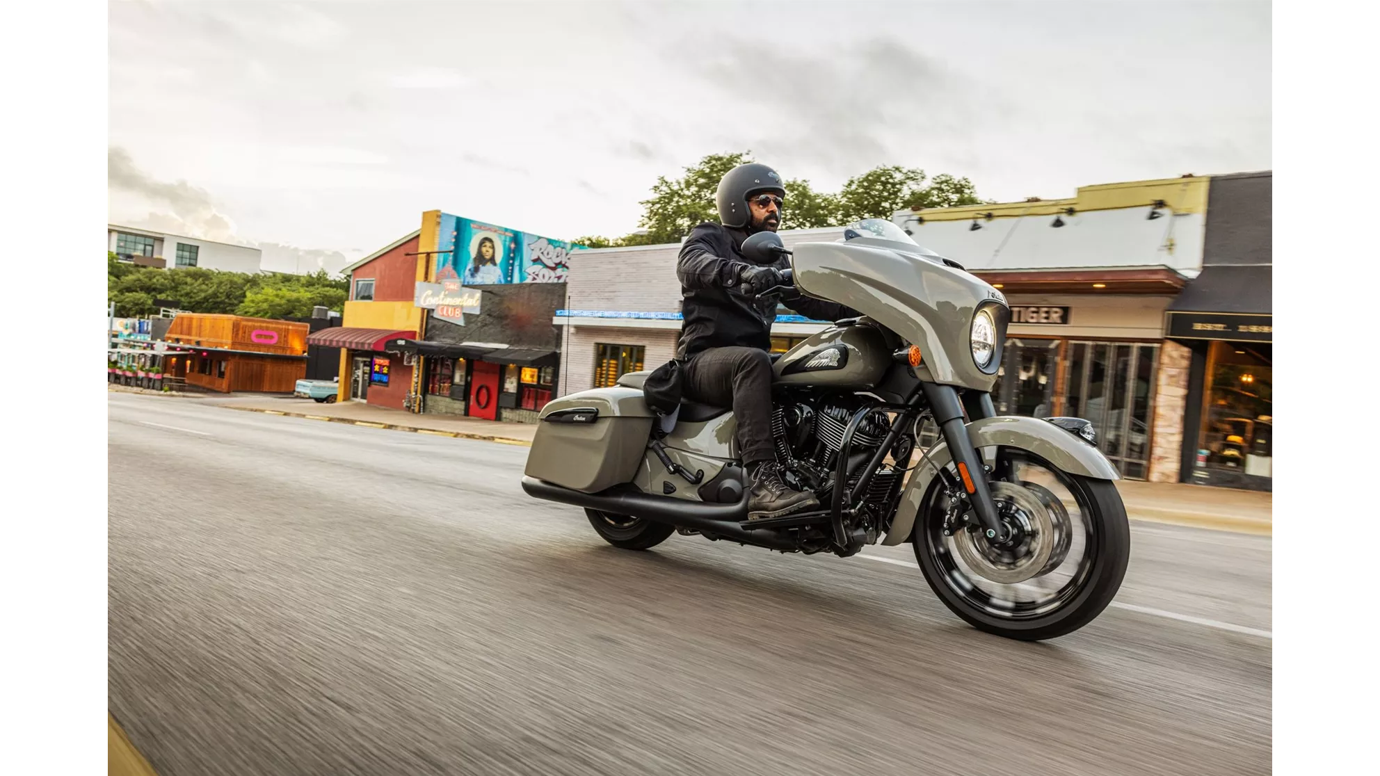 Indian Chieftain Dark Horse - Image 1 Indian Chieftain Dark Horse - Image 1