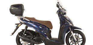 Piaggio Liberty 125 S 2024 vs Kymco New People S 125i ABS 2022