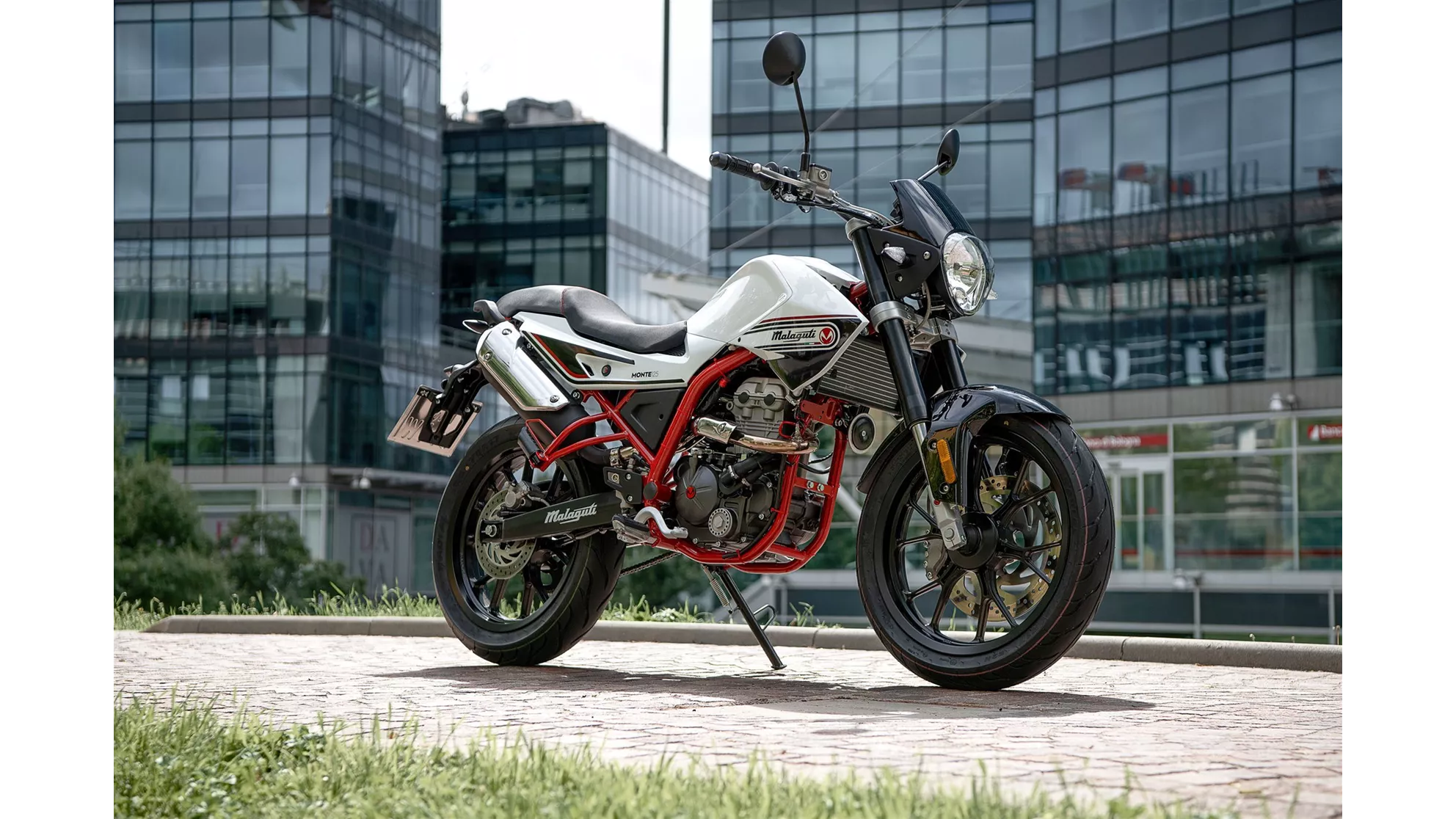 Malaguti Monte Pro 125 - Image 5 Malaguti Monte Pro 125 - Image 5