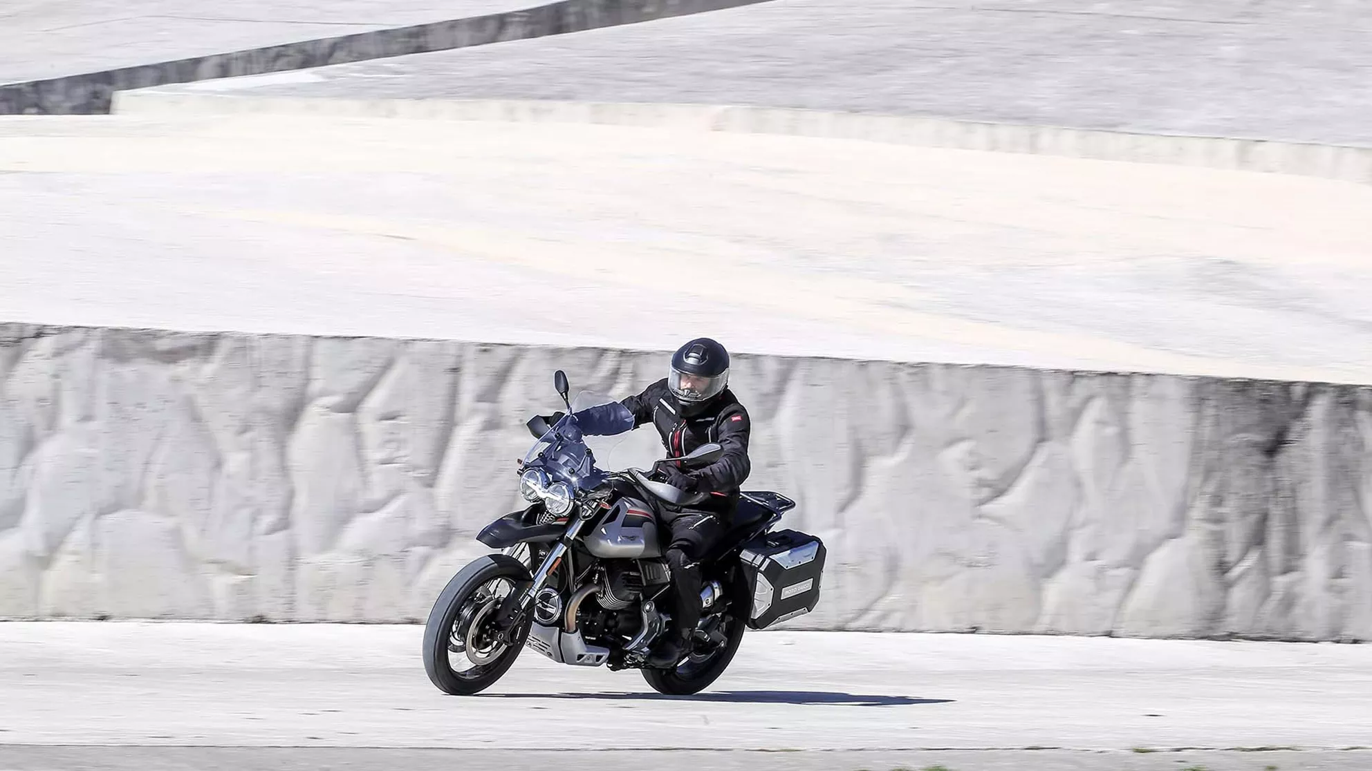 Moto Guzzi V85 TT Travel - Image 3 Moto Guzzi V85 TT Travel - Image 3