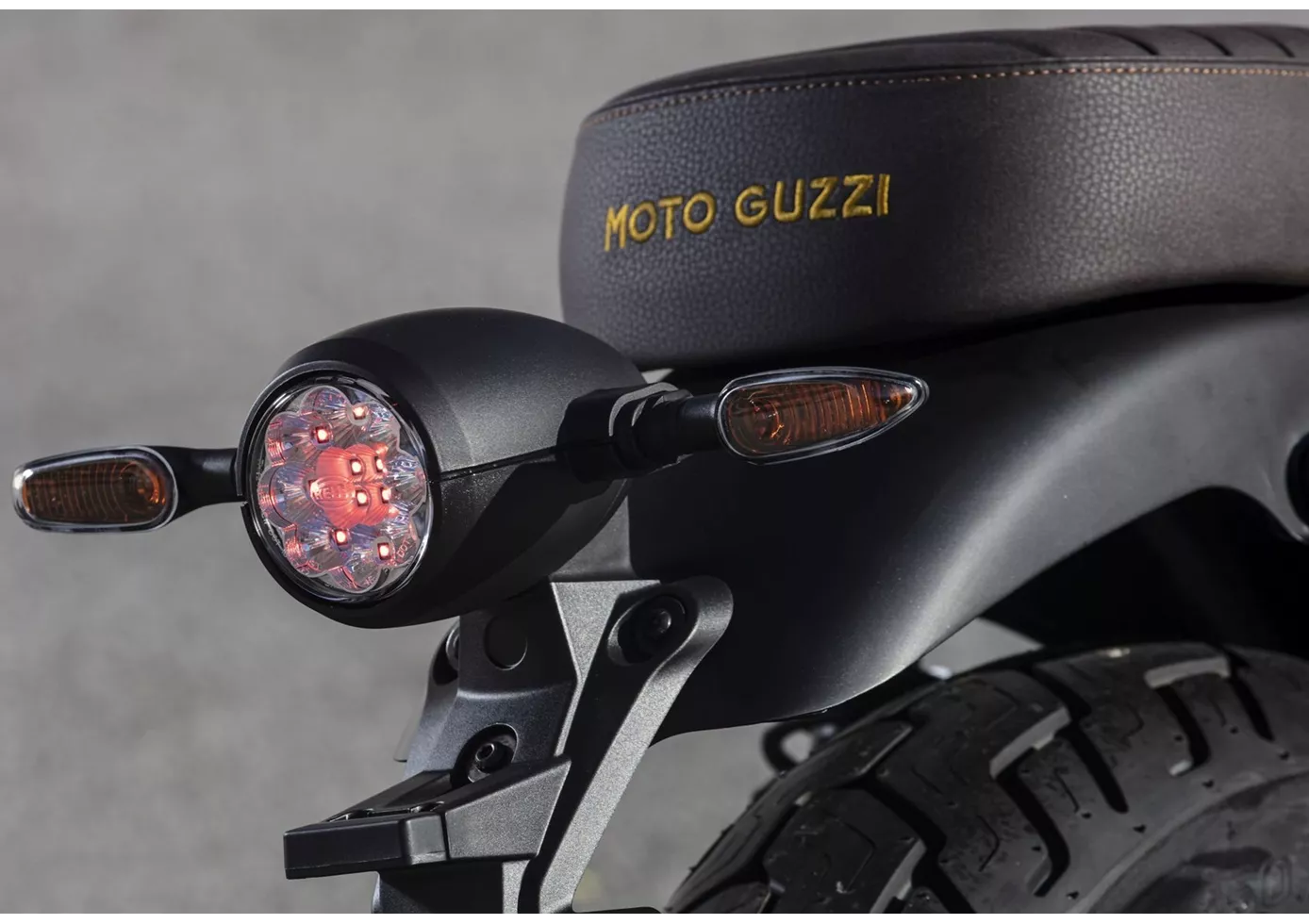 Moto Guzzi V9 Bobber Centenario 2022 Moto Guzzi V9 Bobber Centenario 2022